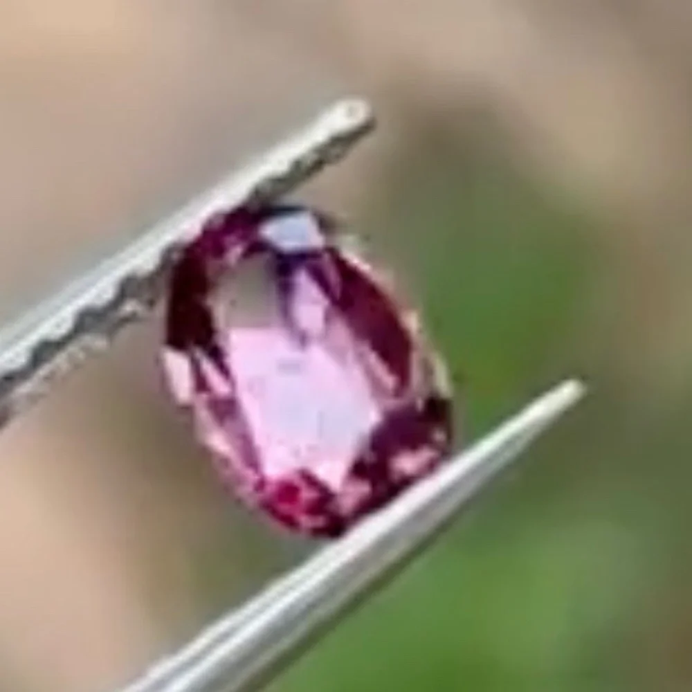 3.30 carats Umbalite Garnets - SIX Calibrated 6mm x 4mm - Eye Clean Stones - Picture 3 of 7